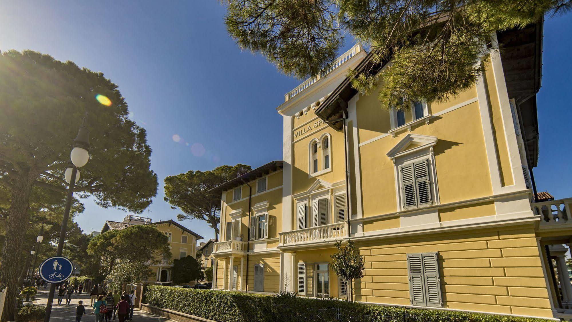 Hotel Ville Bianchi Grado Bagian luar foto