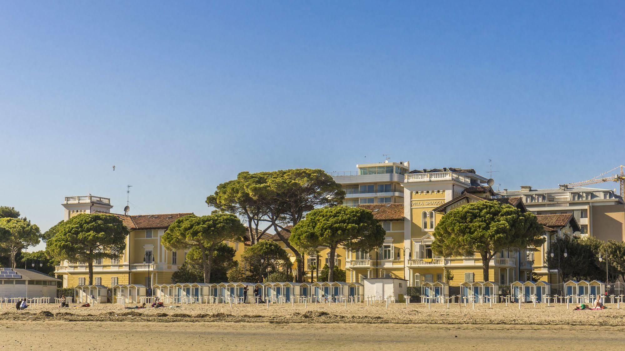 Hotel Ville Bianchi Grado Bagian luar foto