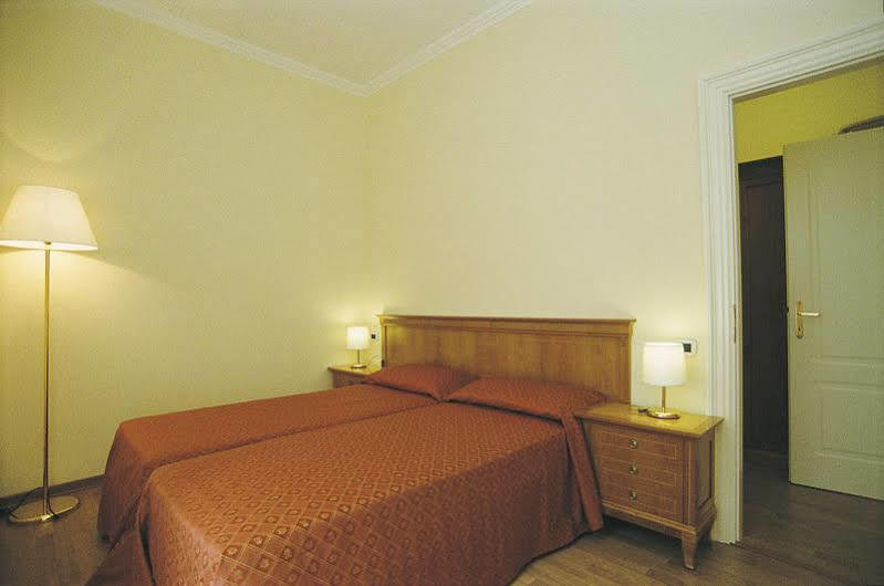 Hotel Ville Bianchi Grado Bagian luar foto